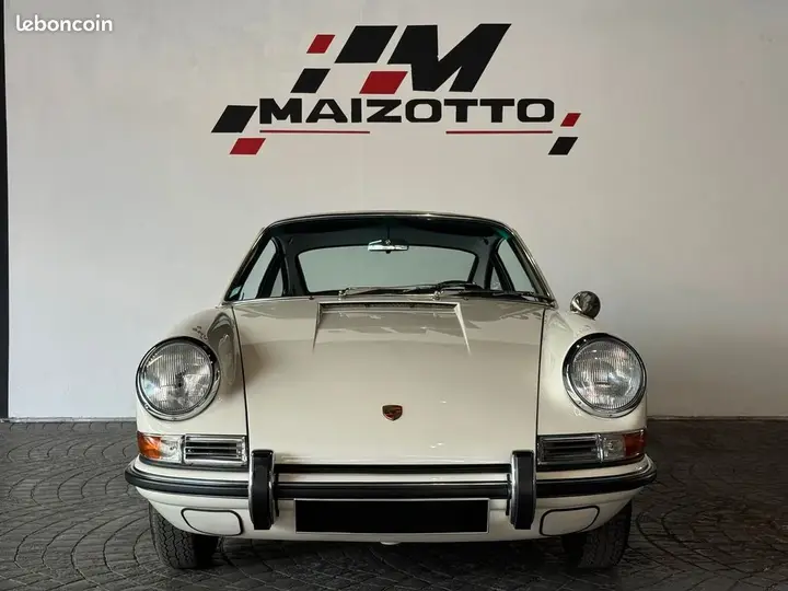 Porsche 911 1966 photo 2