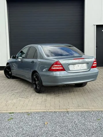 Mercedes-Benz C180 2004 photo 3