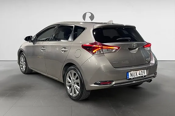 Toyota Auris 2015 photo 5