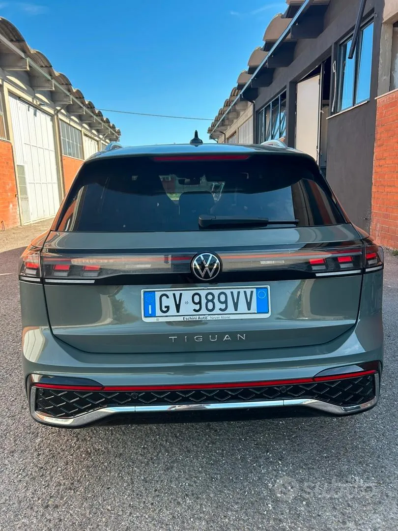 Volkswagen Tiguan 2024 photo 2