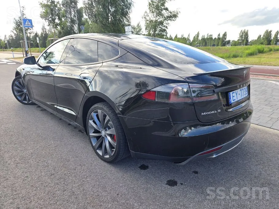 Tesla Model S 2016 photo 3
