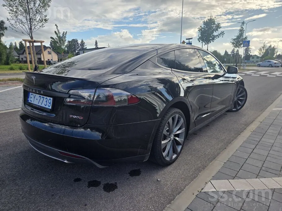Tesla Model S 2016 photo 2
