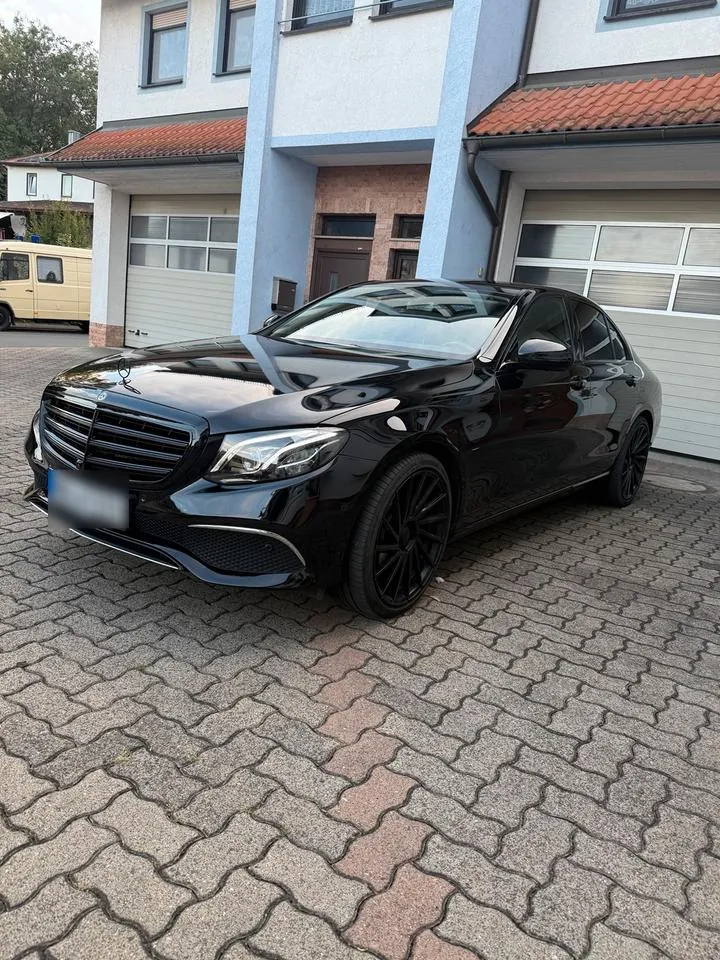 Mercedes-Benz E220