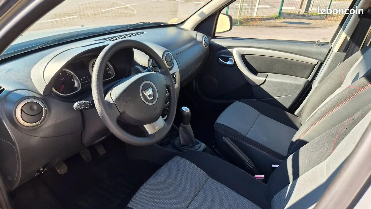 Dacia Duster 2013 photo 3