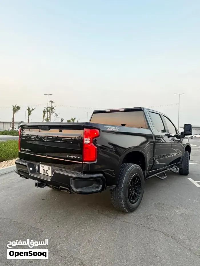 Chevrolet Silverado 2021 photo 2
