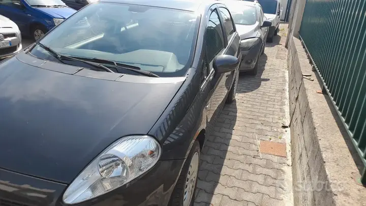 Fiat Grande Punto 2009 photo 3