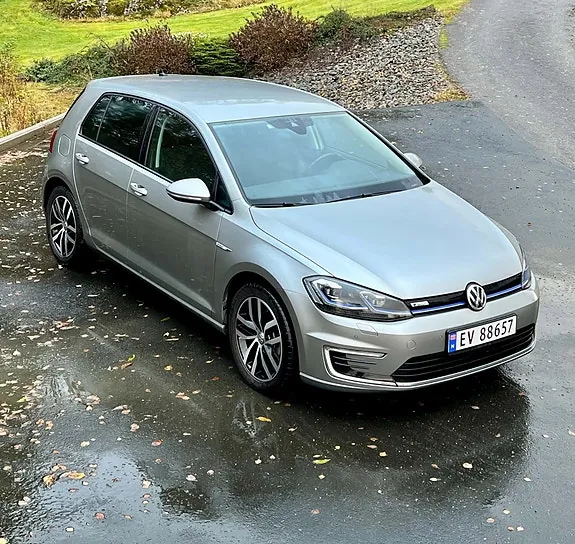 Volkswagen E-Golf 2019 photo 2