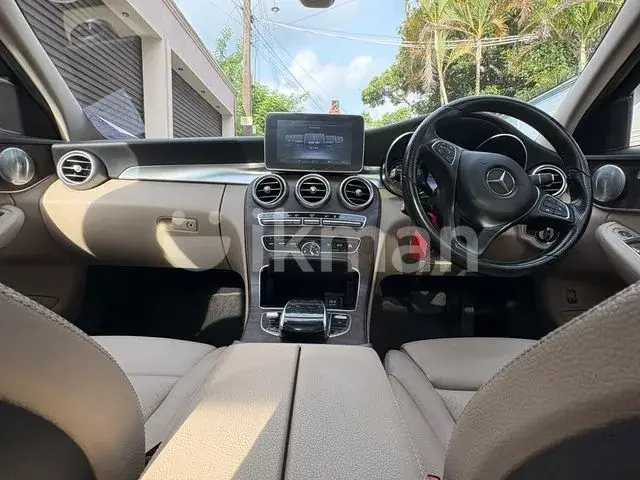 Mercedes-Benz C350 2016 photo 4