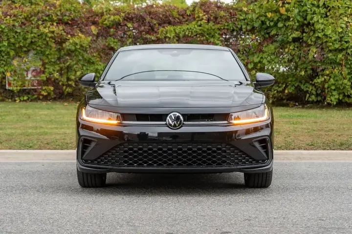 Volkswagen Jetta 2025 photo 2