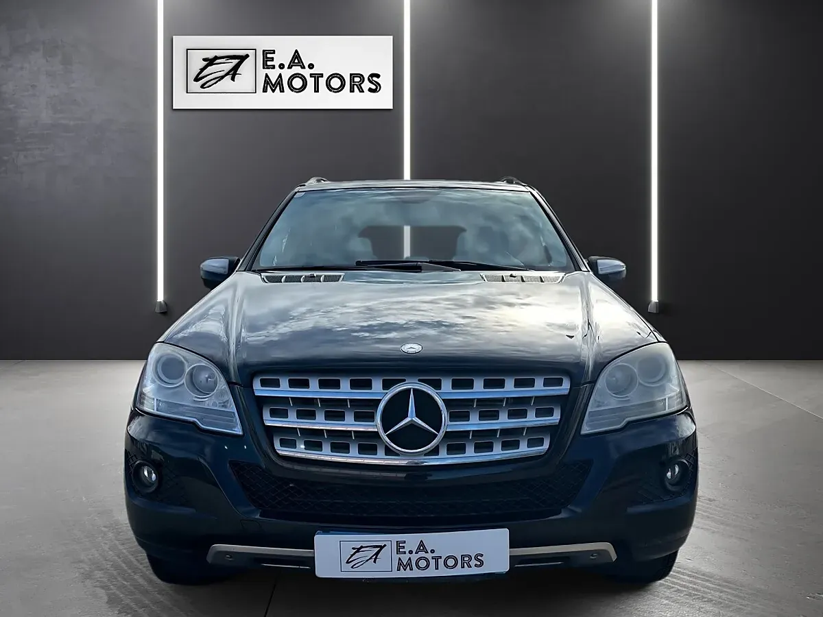 Mercedes-Benz M-Class 2010 photo 2