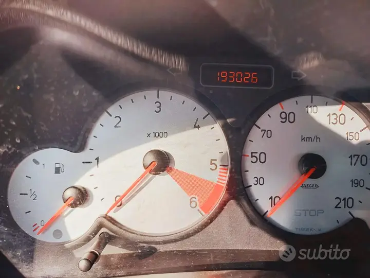 Peugeot 206 2008 photo 5