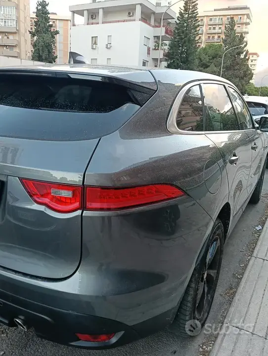 Jaguar F-Pace 2018 photo 3