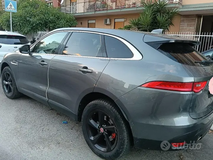 Jaguar F-Pace
