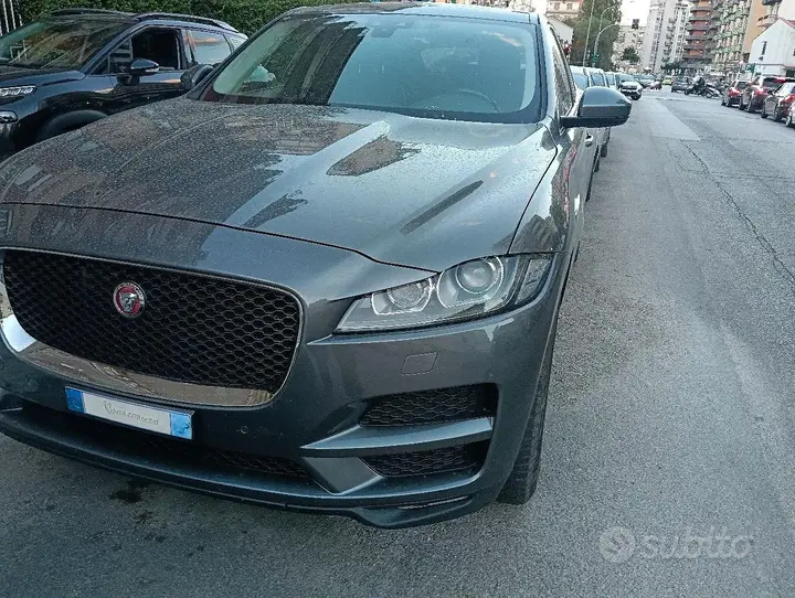 Jaguar F-Pace 2018 photo 5