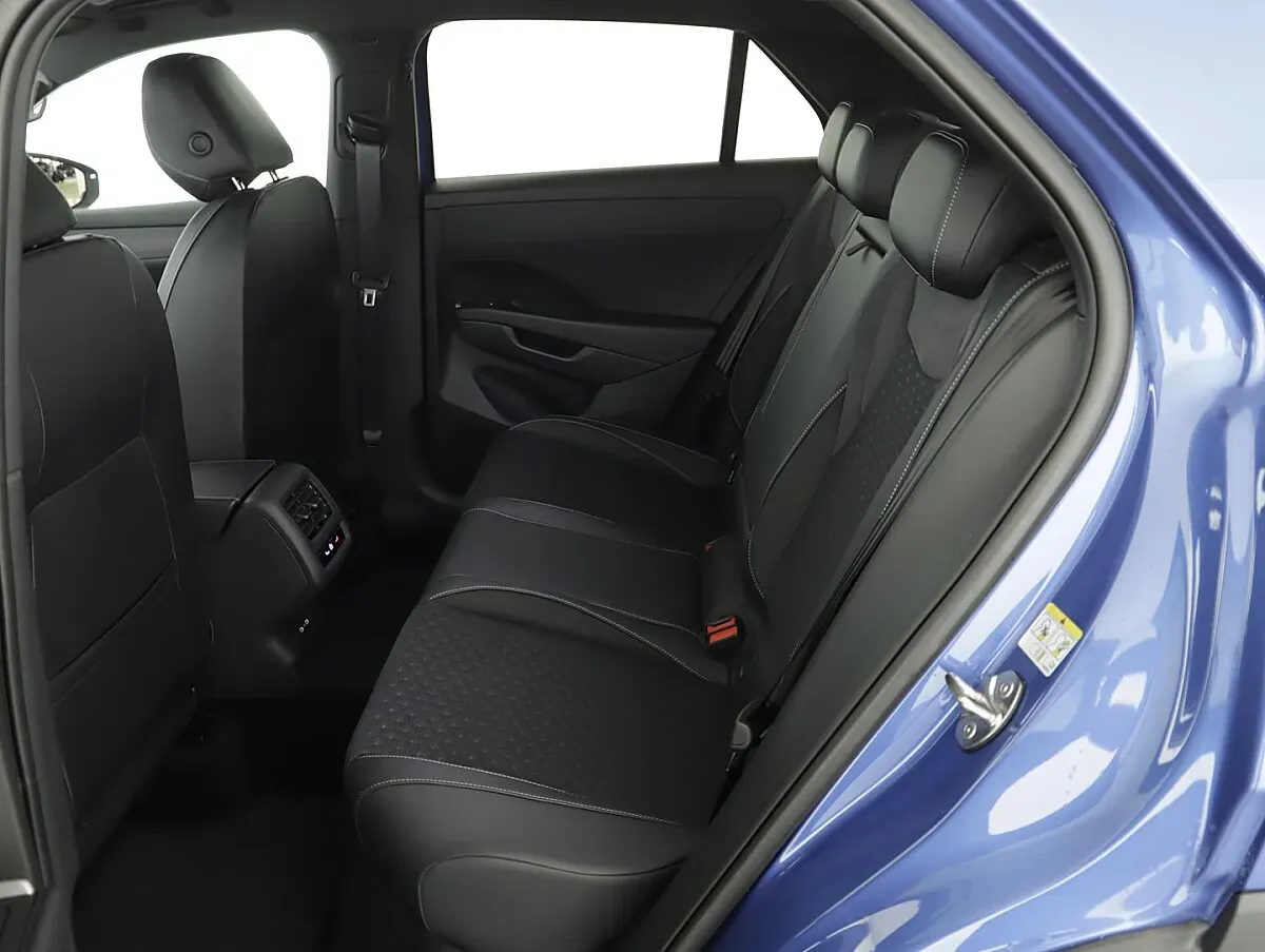 Volkswagen T-Roc 2026 photo 2