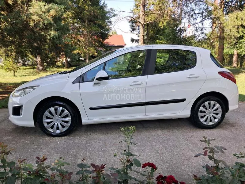Peugeot 308 2012 photo 2