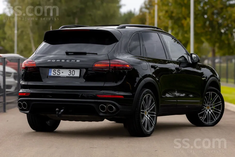 Porsche Cayenne 2015 photo 2