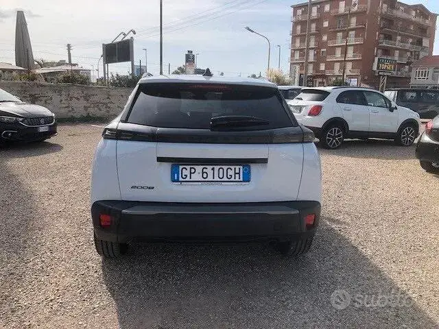 Peugeot 2008 2023 photo 4