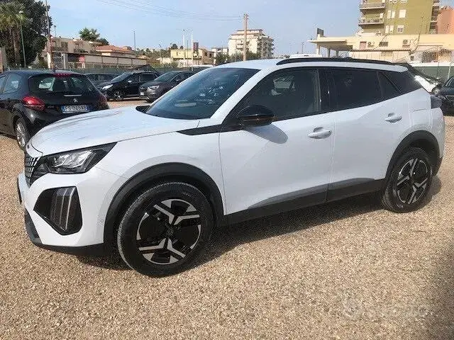 Peugeot 2008 2023 photo 2