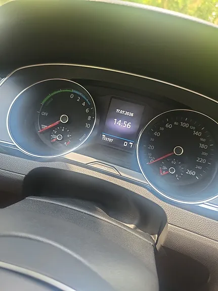 Volkswagen Passat 2017 photo 2