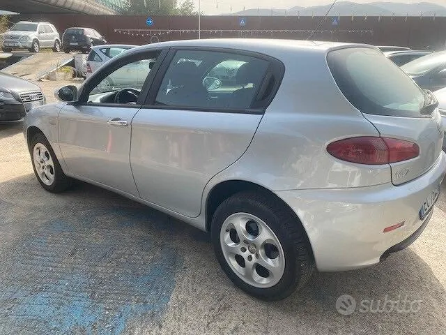 Alfa Romeo 147 2010 photo 4