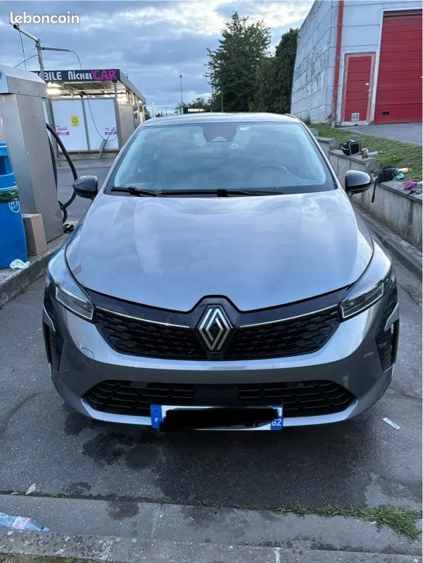 Renault Clio 2024 photo 2