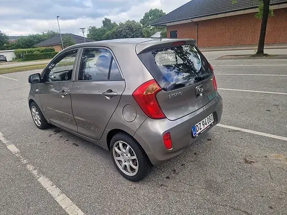 Kia Picanto 2012 photo 2