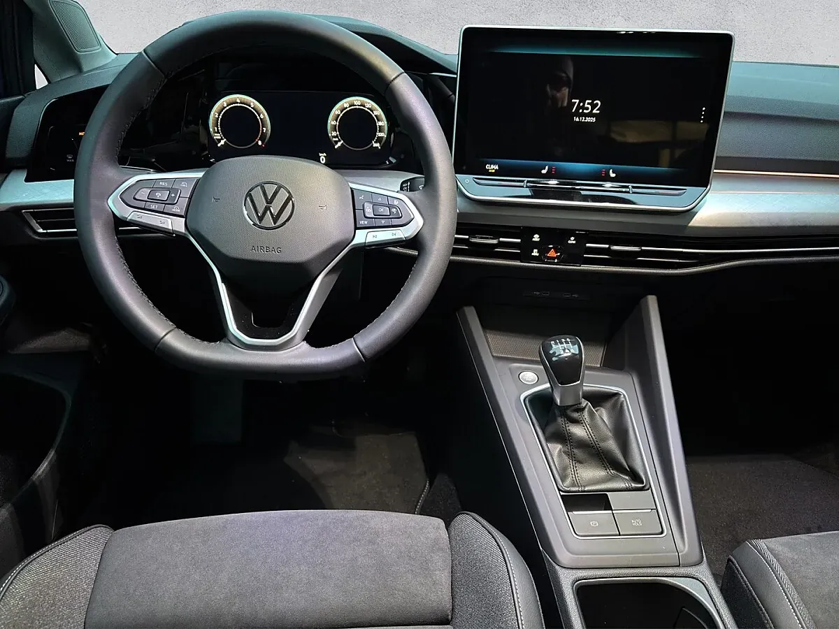 Volkswagen Golf 2025 photo 3