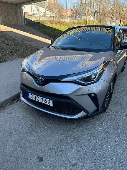 Toyota C-Hr 2020 photo 2