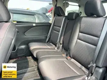 Nissan Serena 2017 photo 4