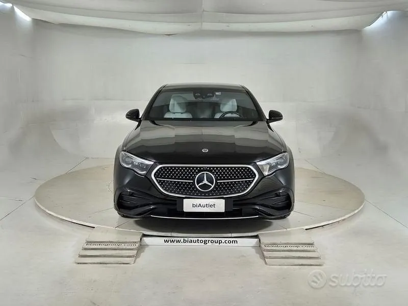 Mercedes-Benz E-Class 2024 photo 2