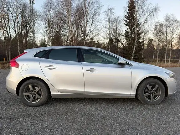 Volvo V40 2015 photo 2