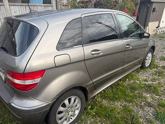 Mercedes-Benz B170 2005 photo 2