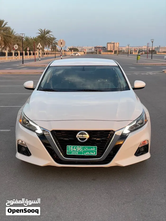 Nissan Altima 2019 photo 2