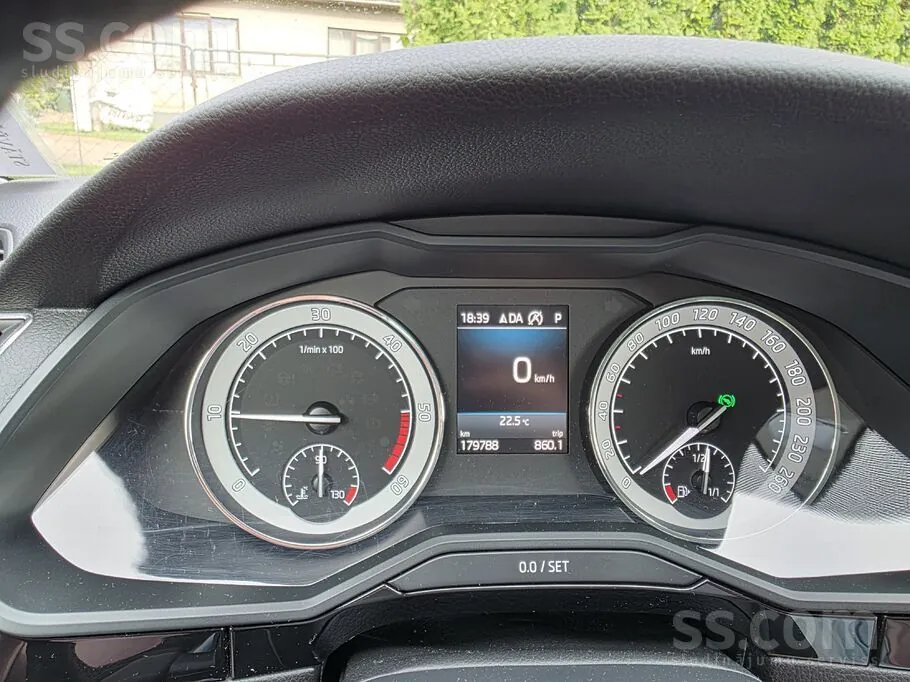 Skoda Superb 2018 photo 5