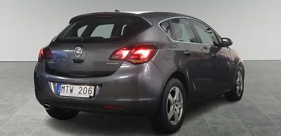 Opel Astra 2012 photo 2
