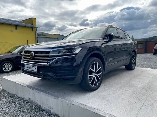 Volkswagen Touareg 2022 photo 2