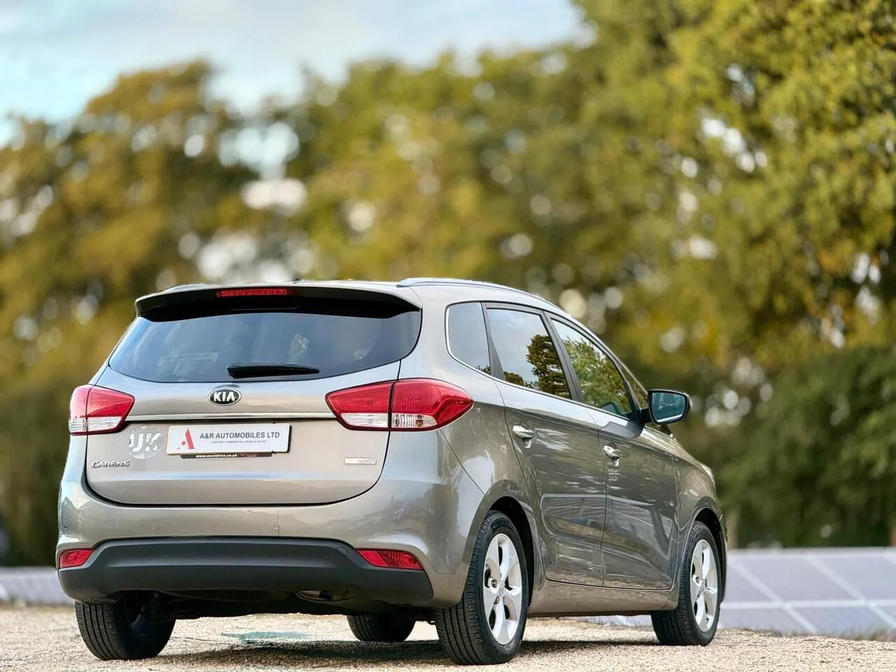 Kia Carens 2015 photo 4