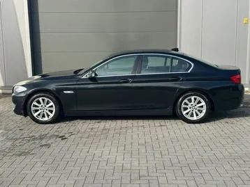 BMW 5 Series 2012 photo 2