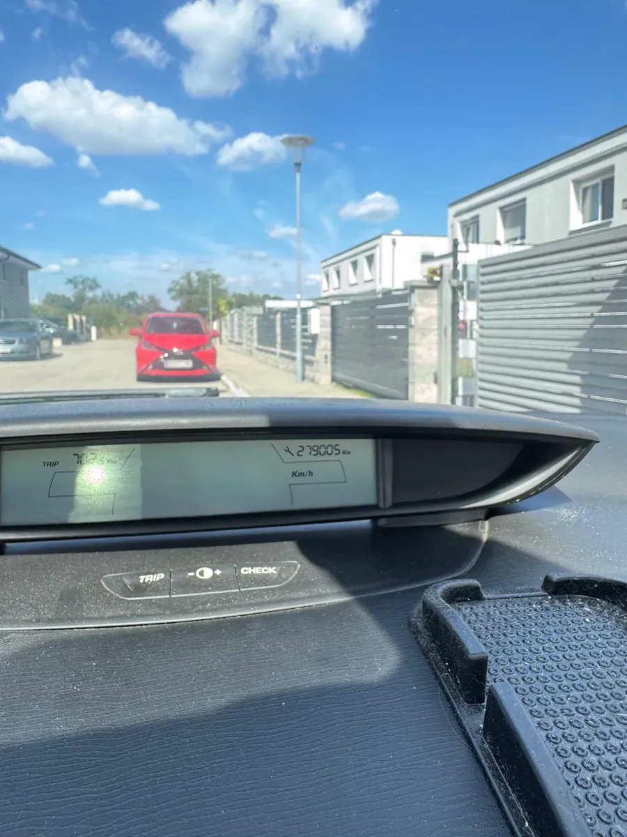 Citroen C4 2008 photo 2