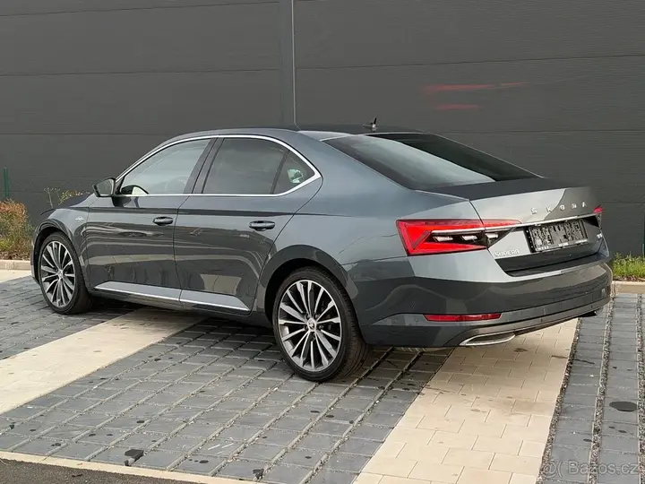 Skoda Superb 2021 photo 3