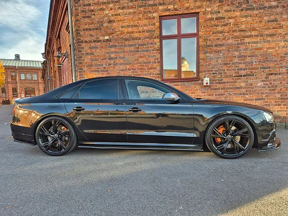 Audi S8 2014 photo 2