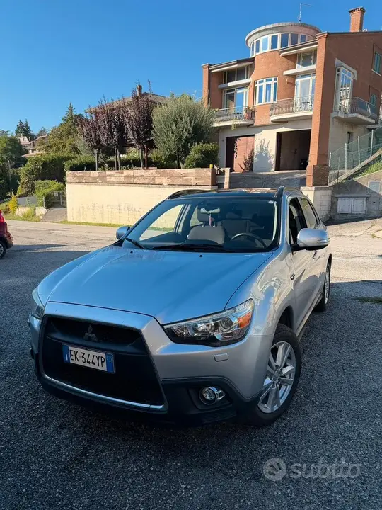 Mitsubishi Asx 2011 photo 2