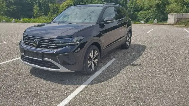 Volkswagen T-Cross photo 2