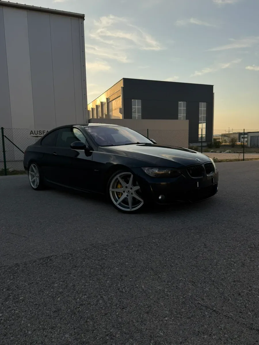 BMW 3 Series 2008 photo 2