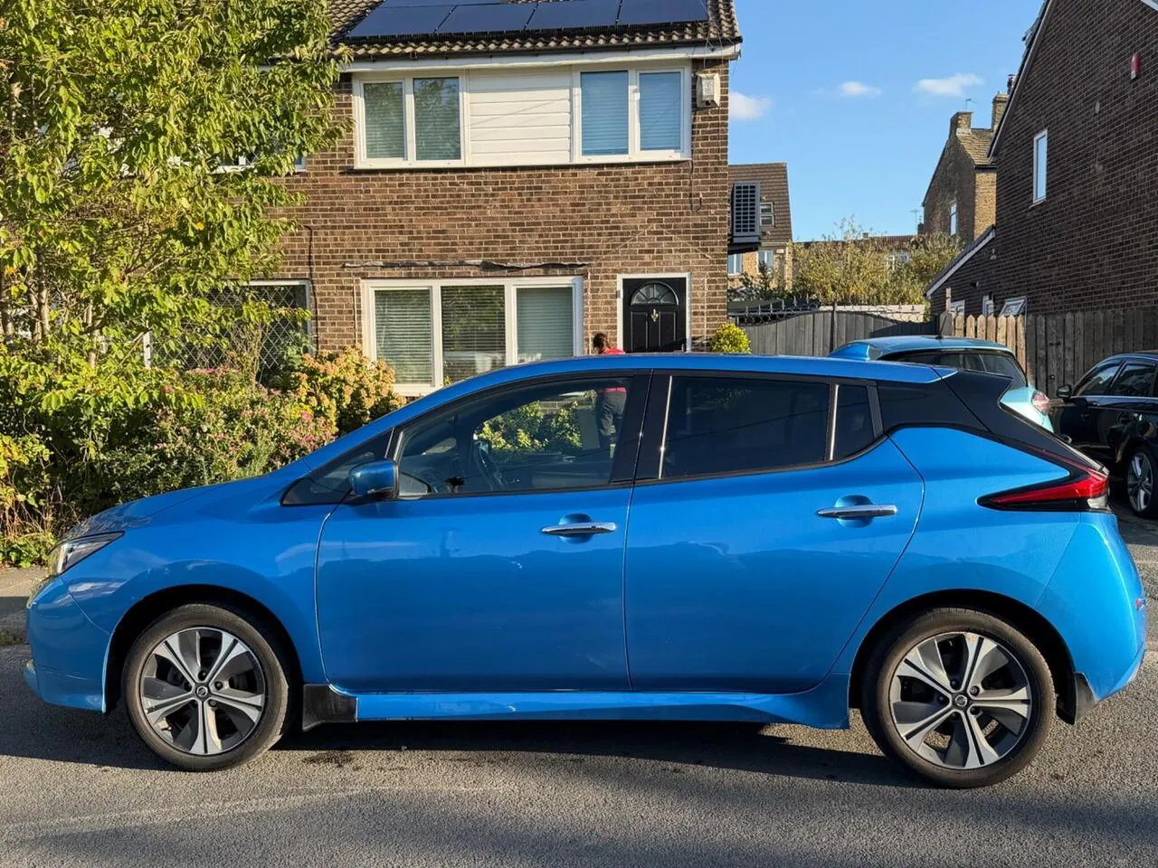 Nissan Leaf 2022 photo 3