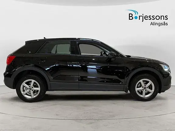 Audi Q2 2023 photo 2