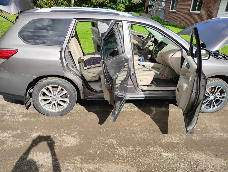 Nissan Pathfinder 2014 photo 3