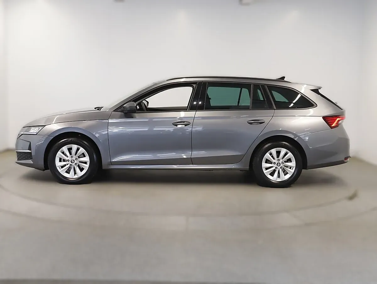 Skoda Octavia 2025 photo 2