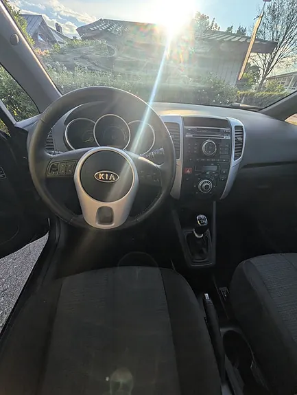 Kia Venga 2010 photo 3